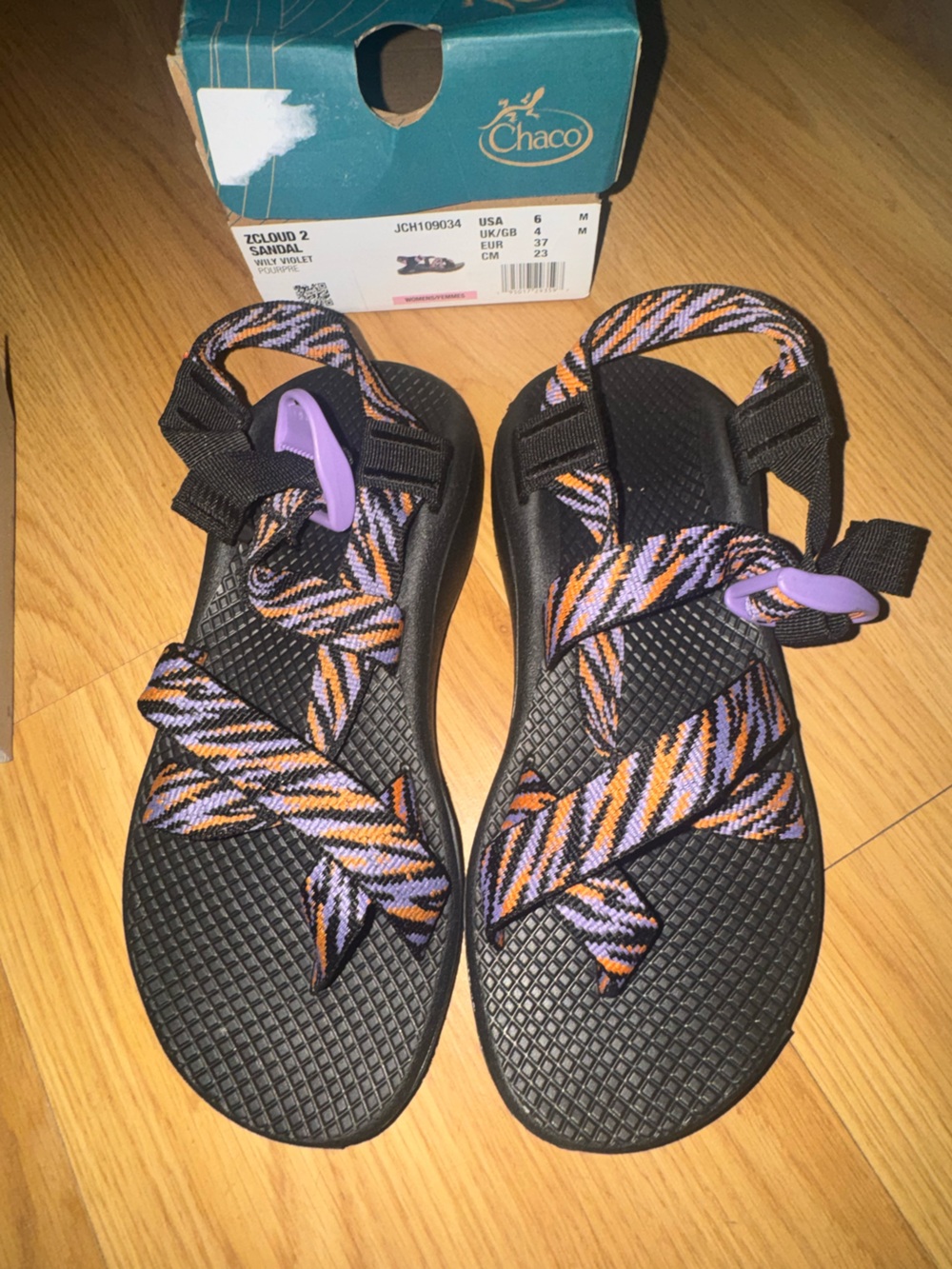 Chaco size 6 new store sample Women’s Black Sandals Purple & Orange Straps